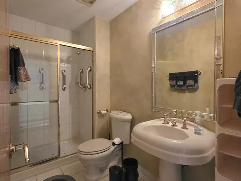 Bath - 9930 Balsam Ct, Mokena, IL 60448 photo 1 of 5