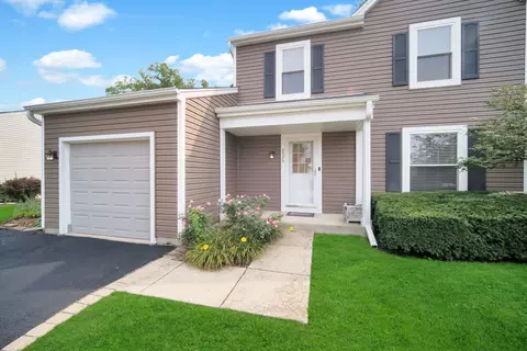 Exterior - 2575 Prairieview Ln, Aurora, IL 60504 photo 2 of 10