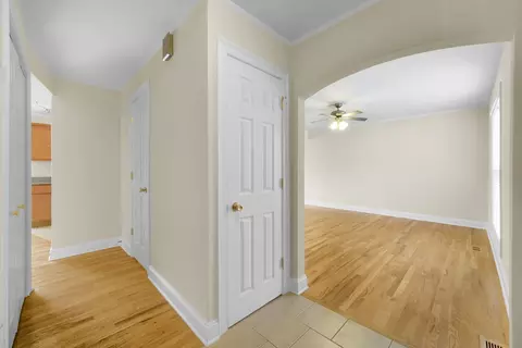 Entry Way - 2575 Prairieview Ln, Aurora, IL 60504 photo 1 of 2