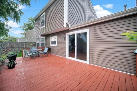 Exterior - 2575 Prairieview Ln, Aurora, IL 60504 photo 5 of 10