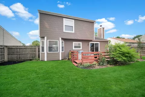 Exterior - 2575 Prairieview Ln, Aurora, IL 60504 photo 7 of 10