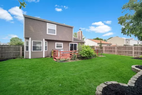 Exterior - 2575 Prairieview Ln, Aurora, IL 60504 photo 8 of 10
