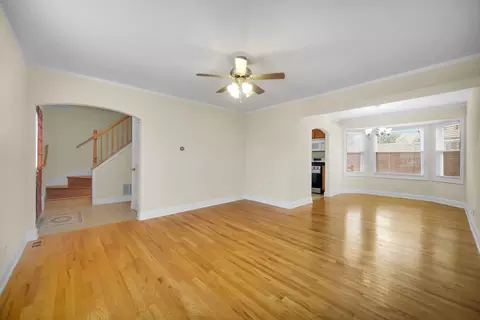 Living - 2575 Prairieview Ln, Aurora, IL 60504 photo 2 of 5