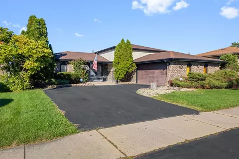 416 S Harper Ave, Glenwood, IL 60425