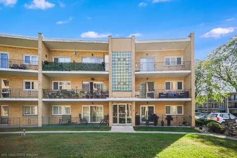 10320 S Pulaski Rd #205A, Oak Lawn, IL 60453