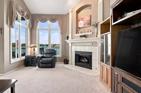 Living - 23102 Lacroix Ln, Plainfield, IL 60544 photo 2 of 4