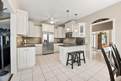 Kitchen - 23102 Lacroix Ln, Plainfield, IL 60544 photo 3 of 7