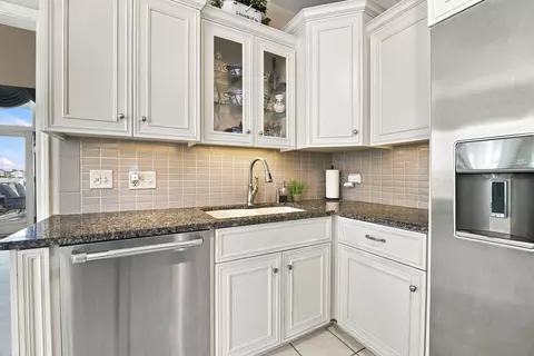 Kitchen - 23102 Lacroix Ln, Plainfield, IL 60544 photo 4 of 7