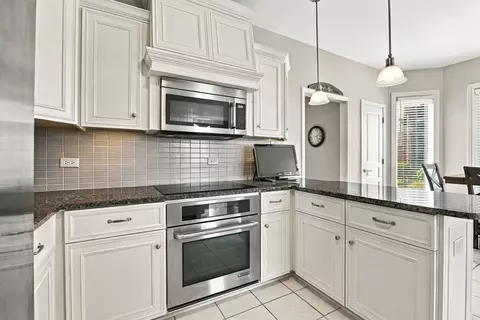 Kitchen - 23102 Lacroix Ln, Plainfield, IL 60544 photo 5 of 7