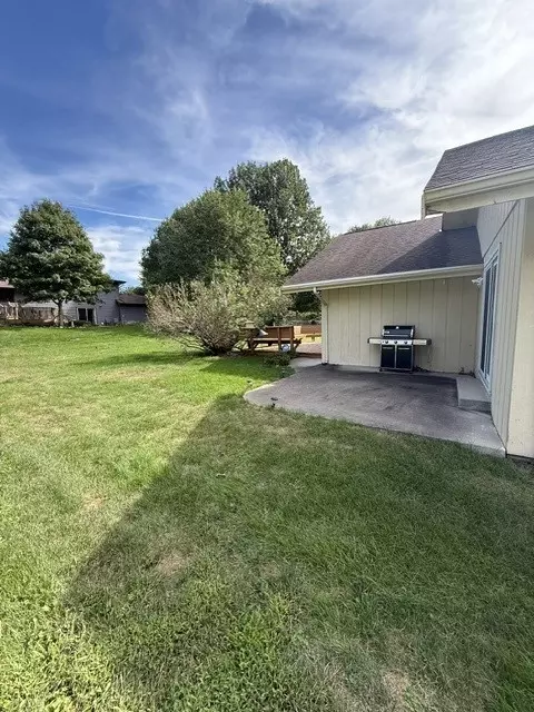 Exterior - 312 S Hershey Rd, Bloomington, IL 61704 photo 6 of 6