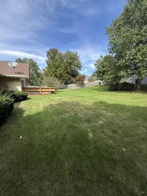Exterior - 312 S Hershey Rd, Bloomington, IL 61704 photo 5 of 6