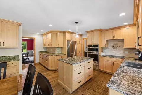 Kitchen - 453 81st St, Burr Ridge, IL 60527 photo 1 of 3