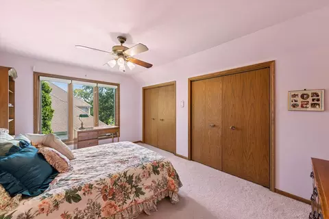 Bedroom - 453 81st St, Burr Ridge, IL 60527 photo 3 of 5