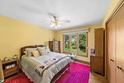 Bedroom - 453 81st St, Burr Ridge, IL 60527 photo 5 of 5