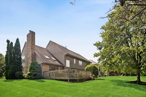 Exterior - 453 81st St, Burr Ridge, IL 60527 photo 2 of 4