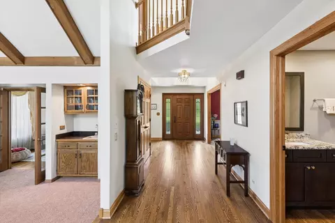 Entry Way - 453 81st St, Burr Ridge, IL 60527 photo 3 of 6