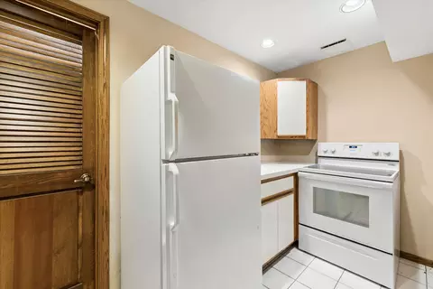 Kitchen - 453 81st St, Burr Ridge, IL 60527 photo 3 of 3