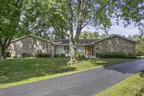 15617 Memory Ln, Sandwich, IL 60548