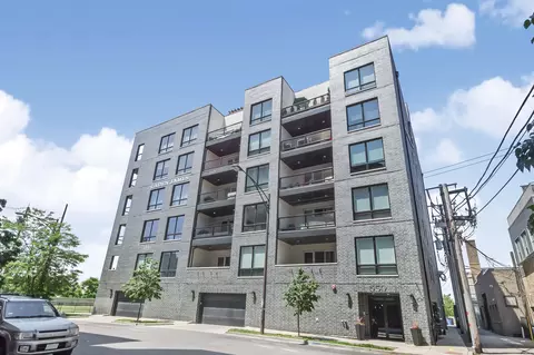 650 N Morgan St #202, Chicago, IL 60642