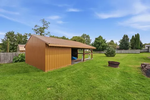 Exterior - 100 5th St, Sherrard, IL 61281 photo 6 of 9