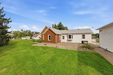 Exterior - 100 5th St, Sherrard, IL 61281 photo 5 of 9