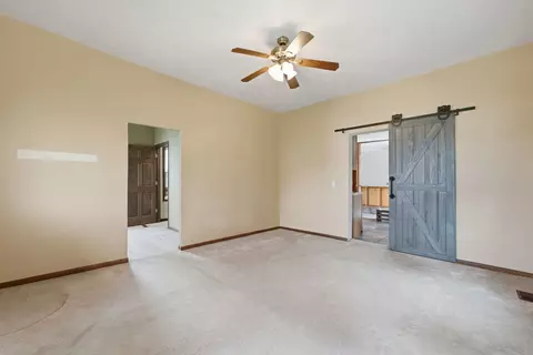 Living - 100 5th St, Sherrard, IL 61281 photo 4 of 4