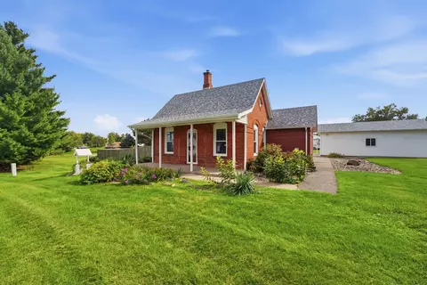 100 5th St, Sherrard, IL 61281