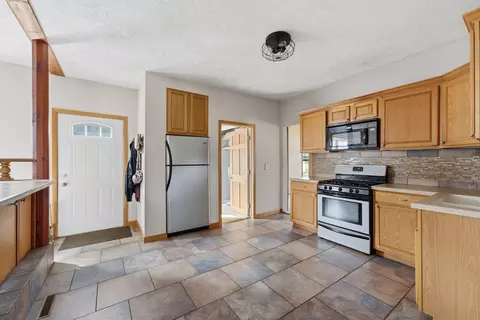 Entry Way - 100 5th St, Sherrard, IL 61281 photo 1 of 3