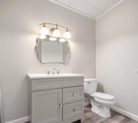 Bath - 402 E 19th St, Sterling, IL 61081 photo 2 of 3