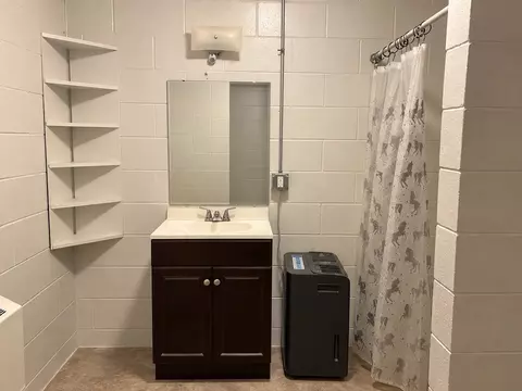 Bath - 402 E 19th St, Sterling, IL 61081 photo 3 of 3