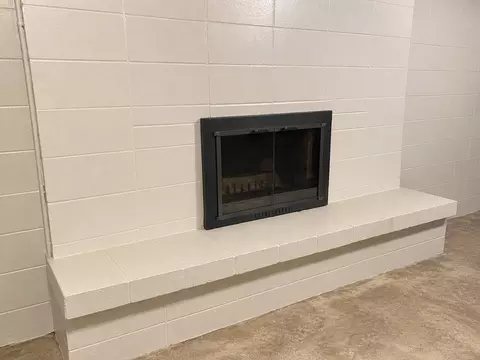 Living - 402 E 19th St, Sterling, IL 61081 photo 3 of 3