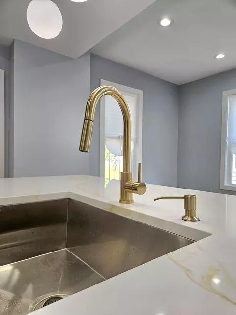 Kitchen - 234 W 105th Pl, Chicago, IL 60628 photo 5 of 11