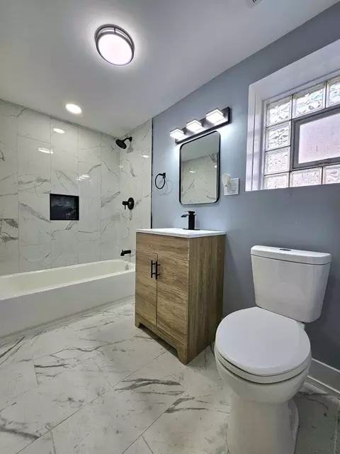 Bath - 234 W 105th Pl, Chicago, IL 60628 photo 6 of 8