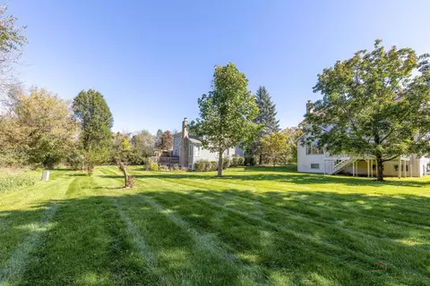 Exterior - 1490 Pheasant Trail Ct, Hoffman Estates, IL 60192 photo 6 of 9