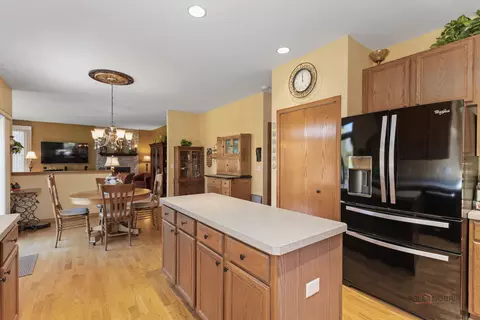 Kitchen - 1490 Pheasant Trail Ct, Hoffman Estates, IL 60192 photo 5 of 5