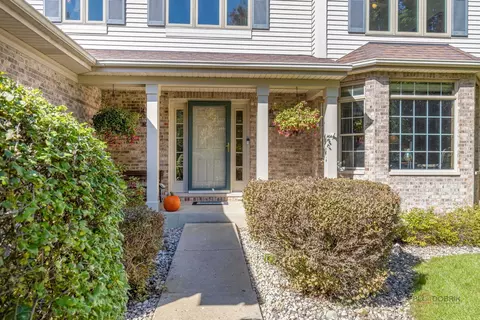 Exterior - 1490 Pheasant Trail Ct, Hoffman Estates, IL 60192 photo 8 of 9