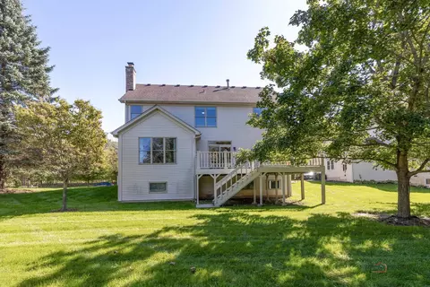 Exterior - 1490 Pheasant Trail Ct, Hoffman Estates, IL 60192 photo 4 of 9