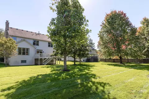 Exterior - 1490 Pheasant Trail Ct, Hoffman Estates, IL 60192 photo 5 of 9