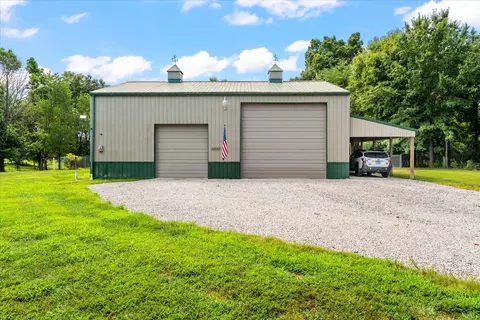 Exterior - 7302 River Rd, Iuka, IL 62849 photo 1 of 5