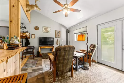 Living - 7302 River Rd, Iuka, IL 62849 photo 3 of 3