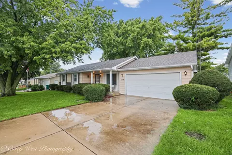 2119 Highland Dr, Sycamore, IL 60178
