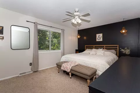 Bedroom - 31 Park Ave, Park View, IA 52748 photo 1 of 6