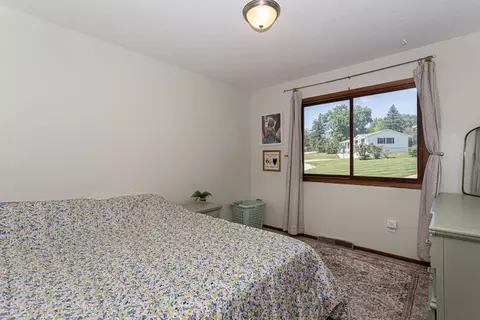 Bedroom - 31 Park Ave, Park View, IA 52748 photo 6 of 6