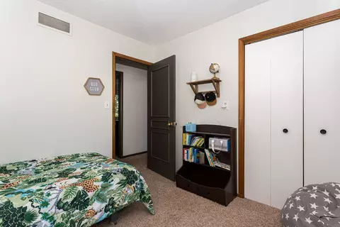 Bedroom - 31 Park Ave, Park View, IA 52748 photo 3 of 6