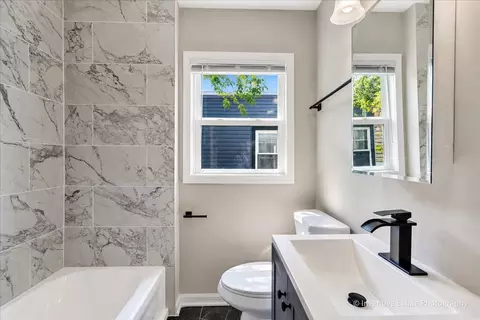 Bath - 14813 Evers St, Dolton, IL 60419 photo 1 of 1