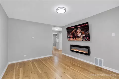 Living - 14813 Evers St, Dolton, IL 60419 photo 4 of 5