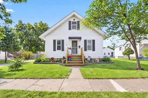 210 S 10th St, Rochelle, IL 61068