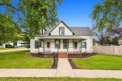 20 N Joles St, Sandwich, IL 60548