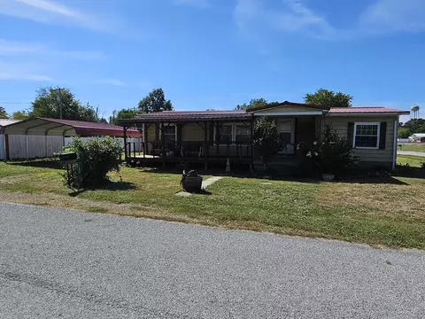 100 S East St, Woodlawn, IL 62898