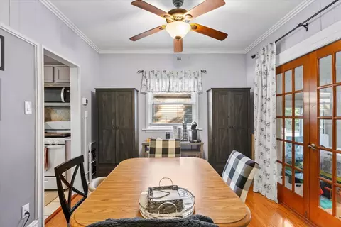 Dining - 10330 S Artesian Ave, Chicago, IL 60655 photo 1 of 3